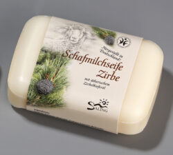 Saling Schafmilchseife Zirbe 100g mit Banderole, BDIH zertifiziert im Verkaufsaufsteller 12 x 100g